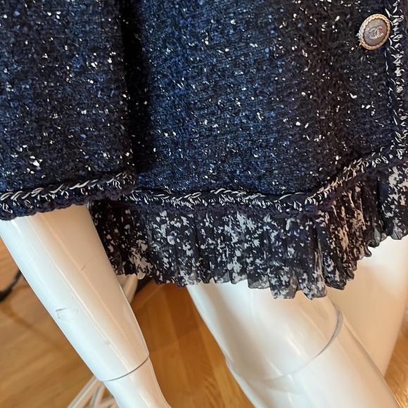 Chanel authentic bnwt runway detail pleats lining jacket & jumbo CC buttons - Picture 7 of 14